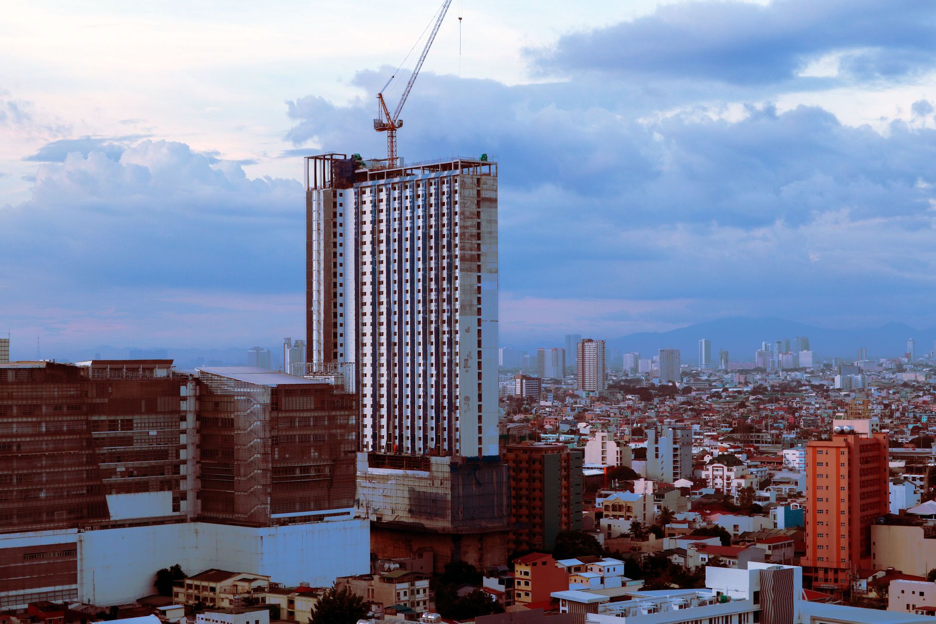 Philippines FDI inflows near 10-year low in April