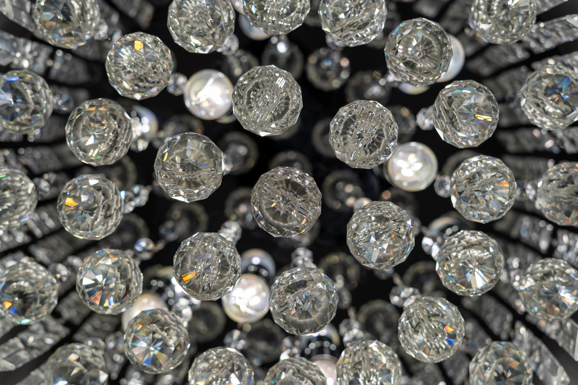 Crystal Clear Choices: Lab-Grown Diamonds Sparkle in the UK Jewelry Scene