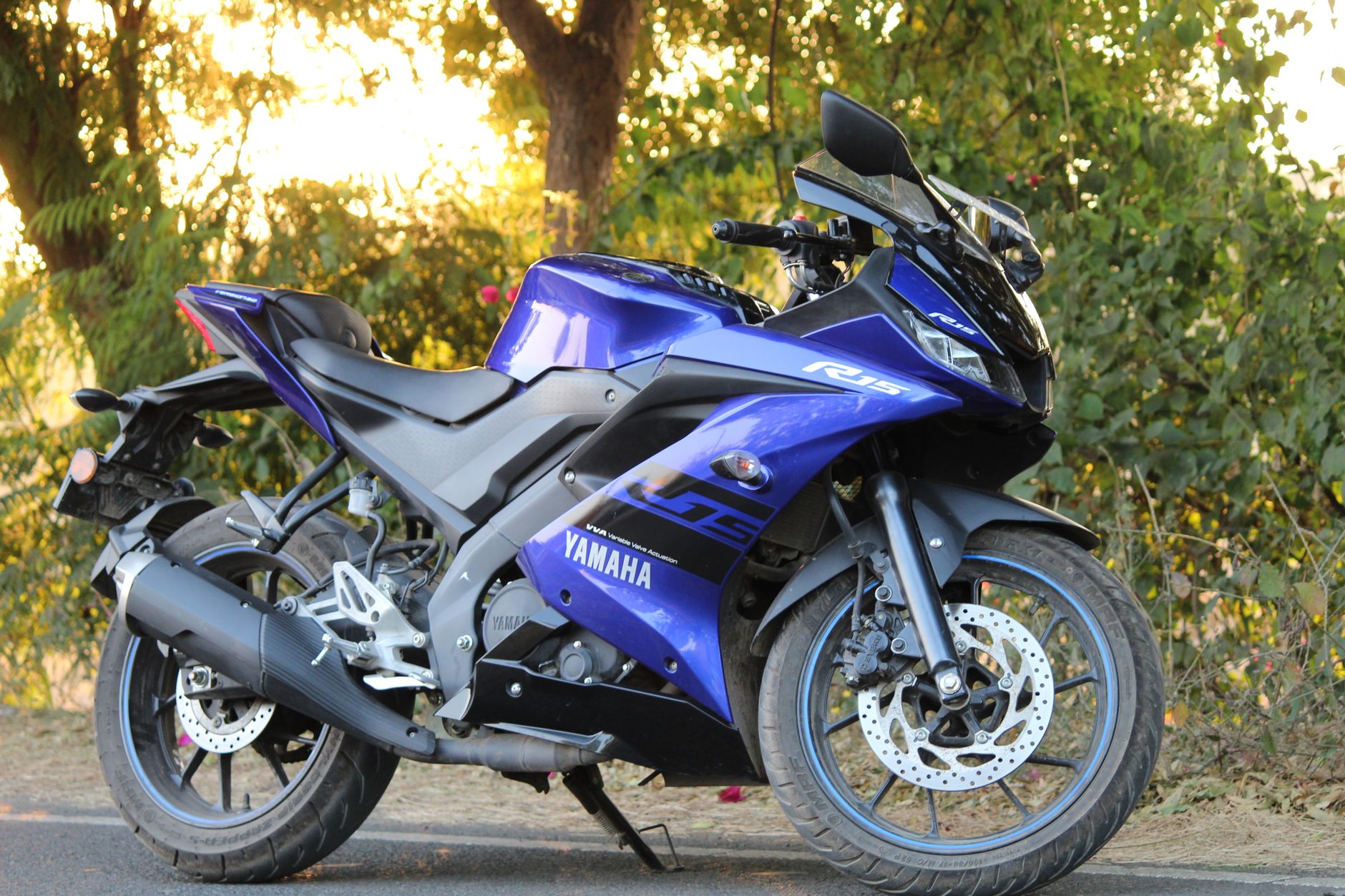 How to easily find the perfect tyre for your Yamaha YZF R15 Air Pressure, Size & Price