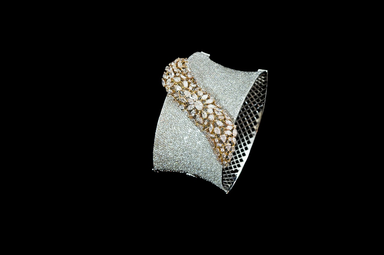 The Diamond Dilemma Solved: Manchester Offers Ethical Alternatives with Lab-Grown Diamonds for Every Occasion