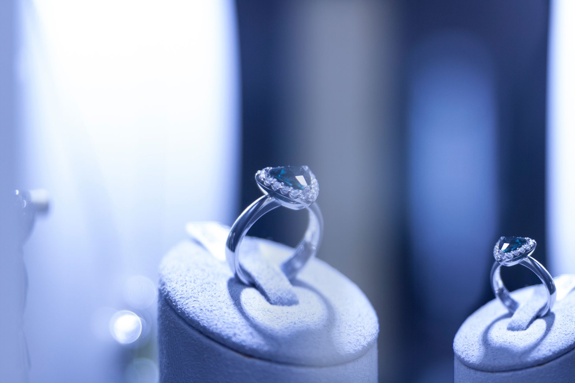 From Dynamism to Dormancy: The Jewellery Industry in Johannesburg: 1925-2003 and the Emergence of Lab-Created Diamonds