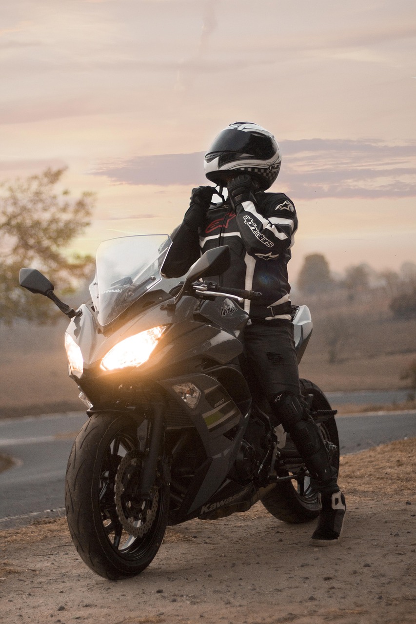 New Kawasaki Ninja ZX10R Latest 2019, Review & Specifications