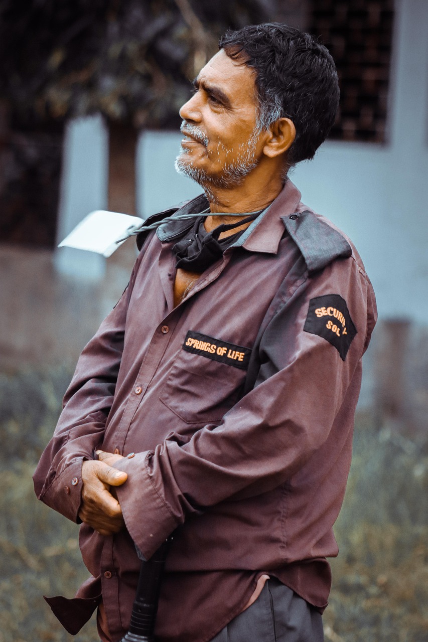 How Security Guards Actually Work and What You Can Learn from Them?