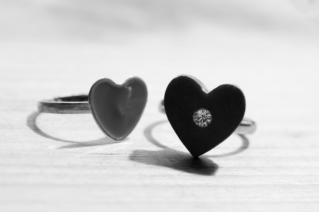 The 90s Engagement Ring: A Timeless Symbol of Love