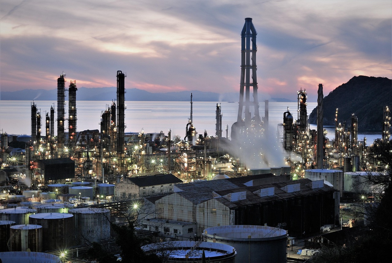 Russian refinery halts operations after drone strike