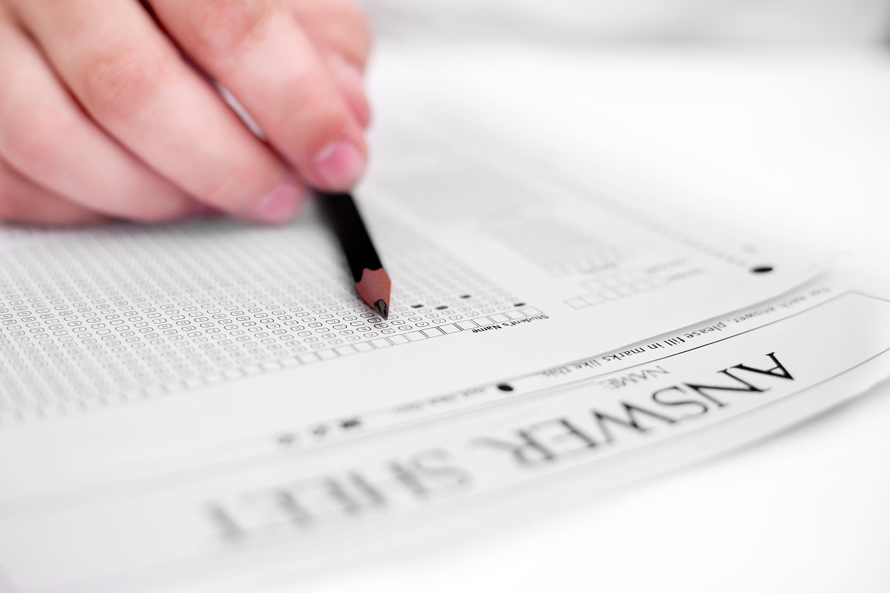 Are you thinking about taking a DNA paternity test? We tell you everything you need to know