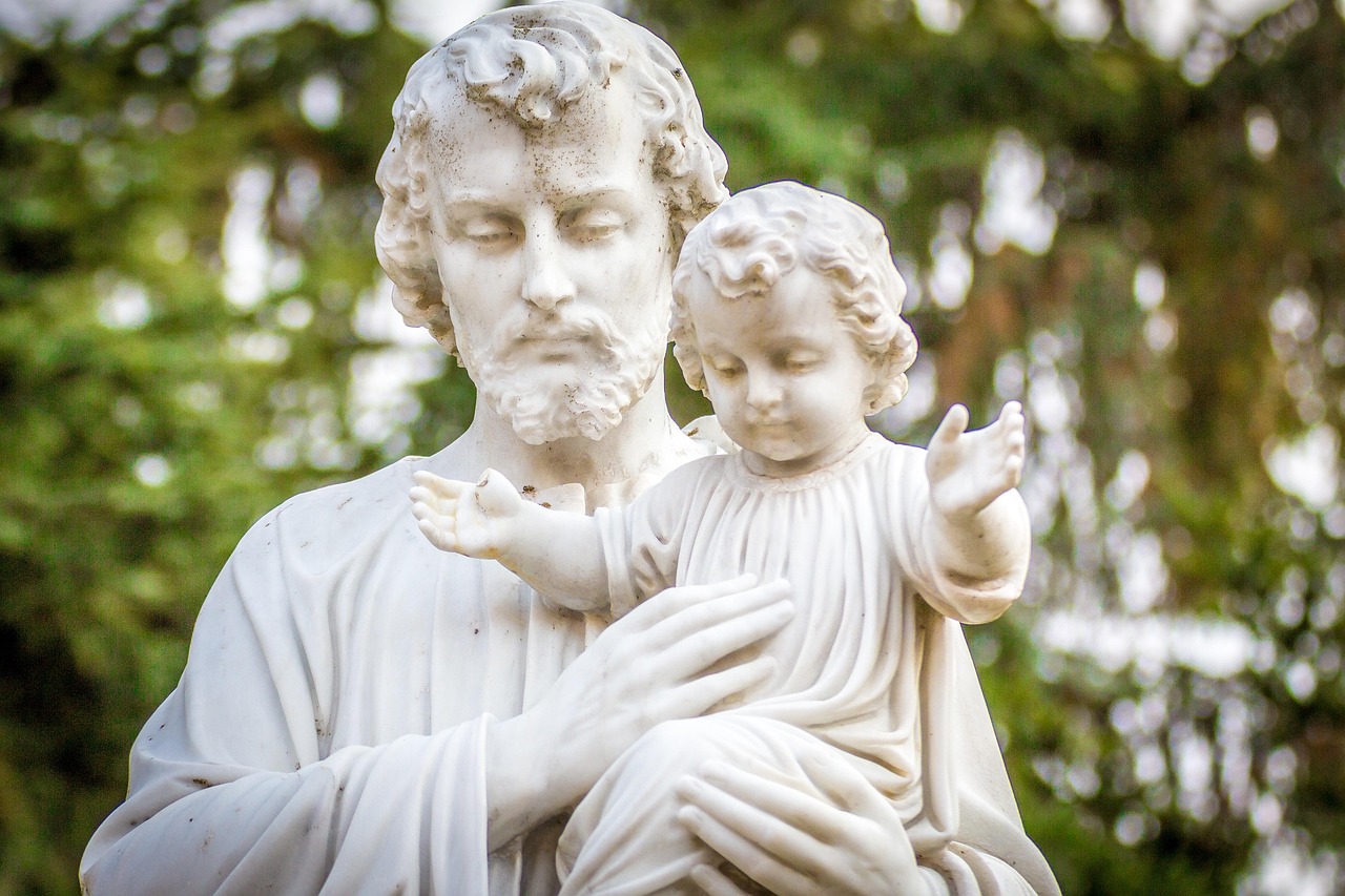 How to perform a DNA paternity test when the prospective fathers are related?
