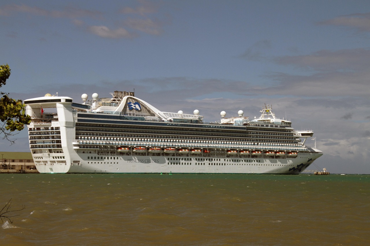 Visit Kimberley cruise to have an extraordinary cruising experience