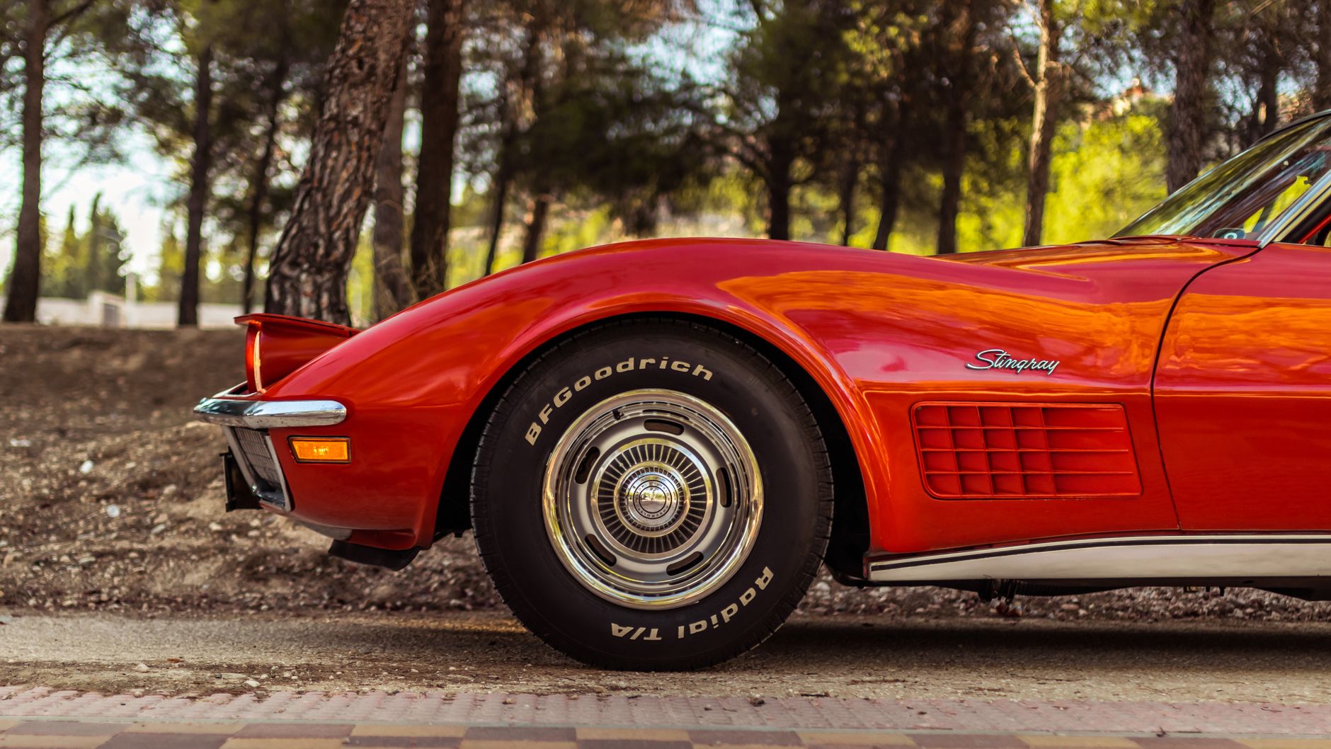 2027 Chevy Corvette Stingray Hits 200 MPH