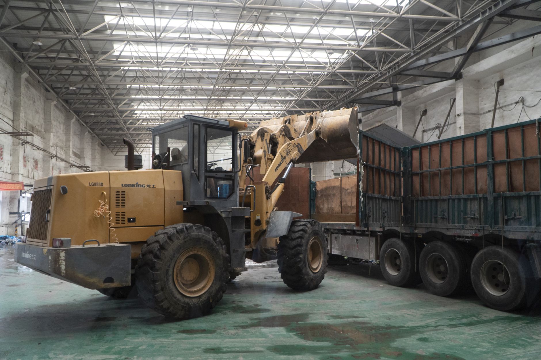 Future of Side Loaders in Logistics and Warehousing