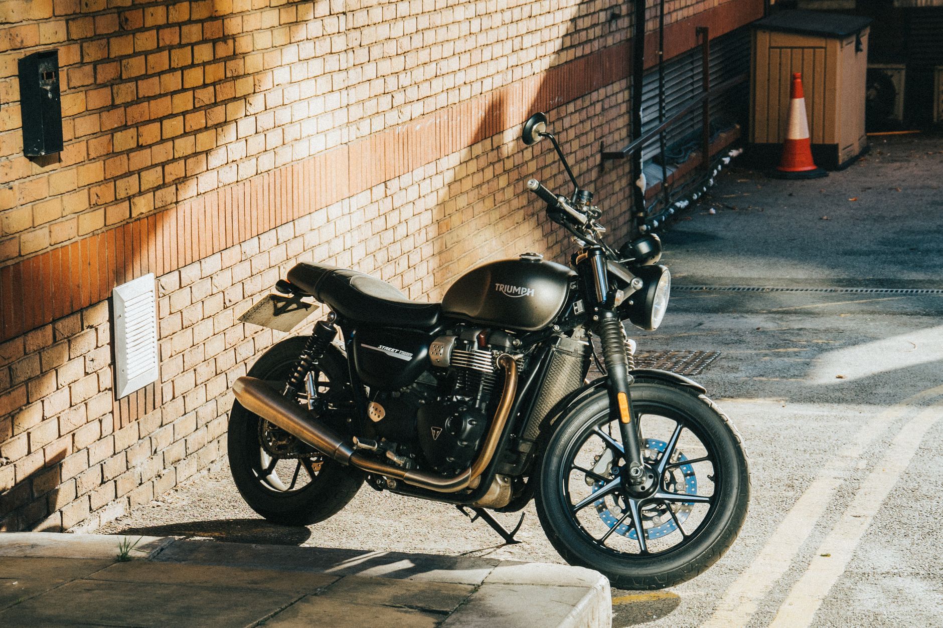 Vintage Cafe Racer Gets Electric Revamp