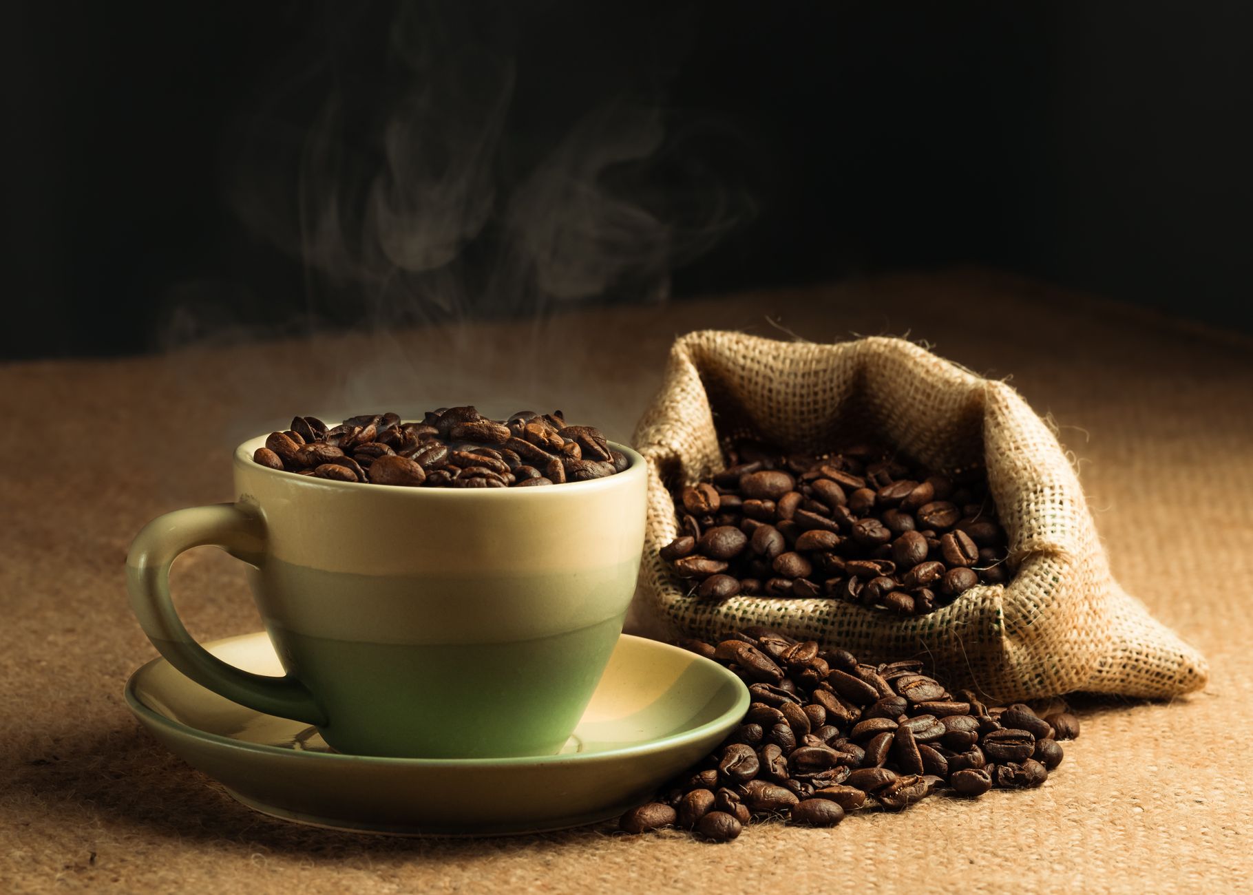 Difference between Green Coffee and Regular Coffee? Here are the 5 Benefits