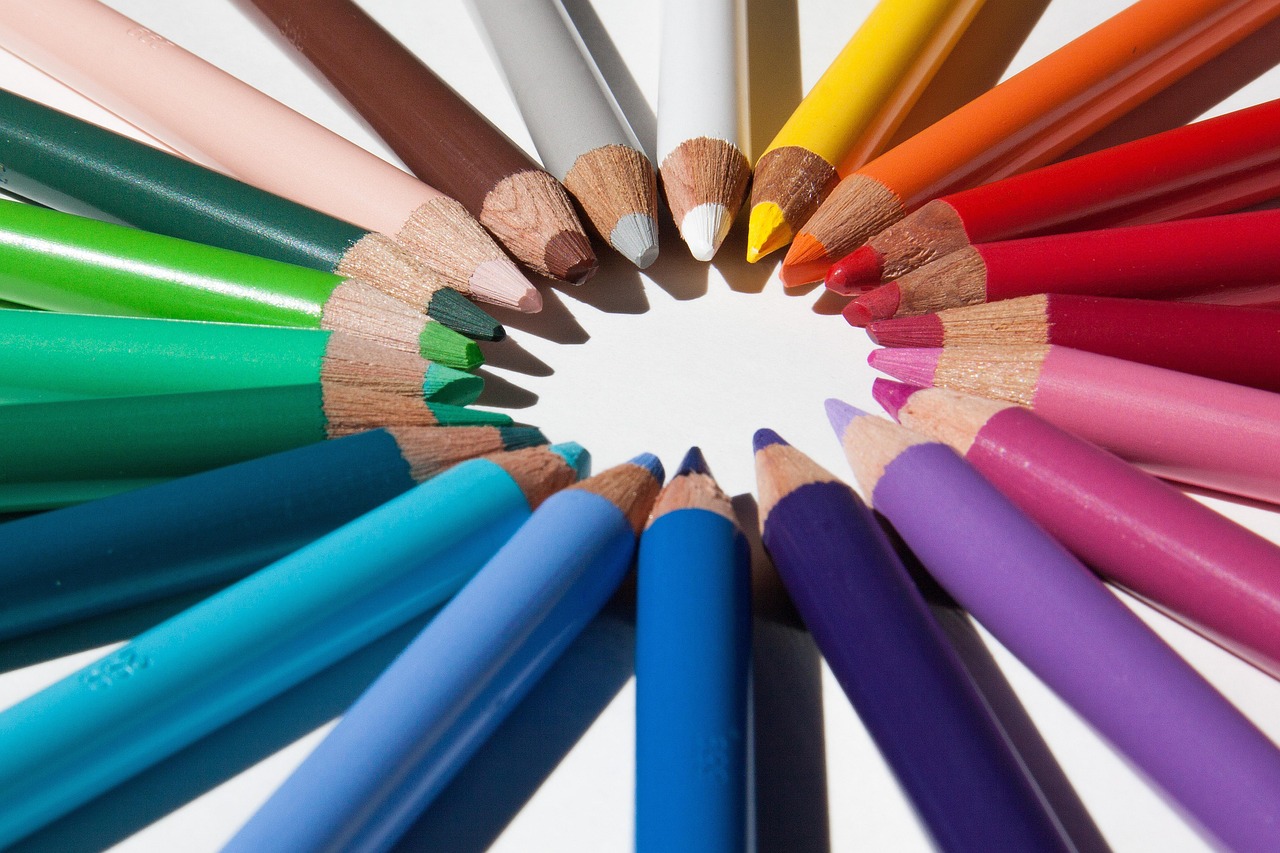 6 Professional Tips On How To Secure A Career In Graphic Design