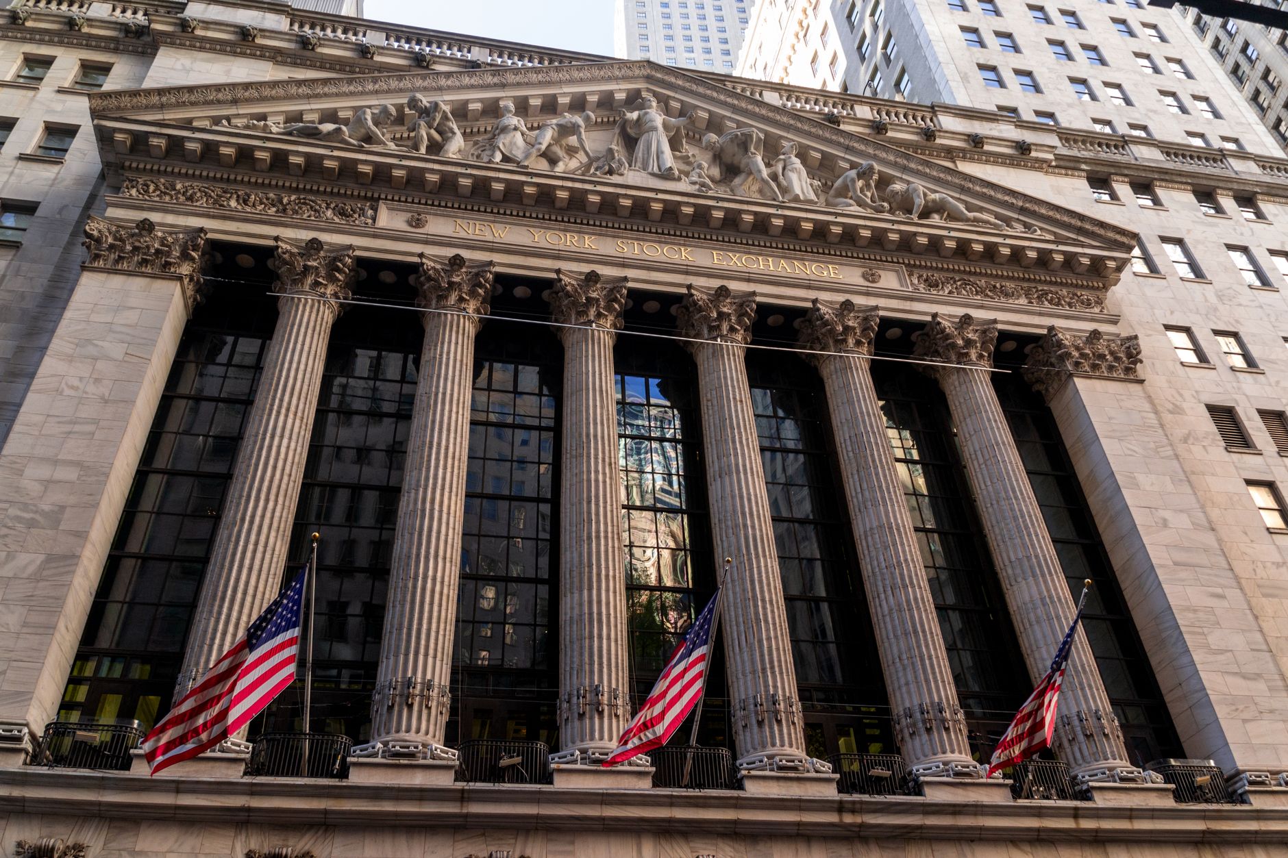 TSX rises as U.S. markets climb