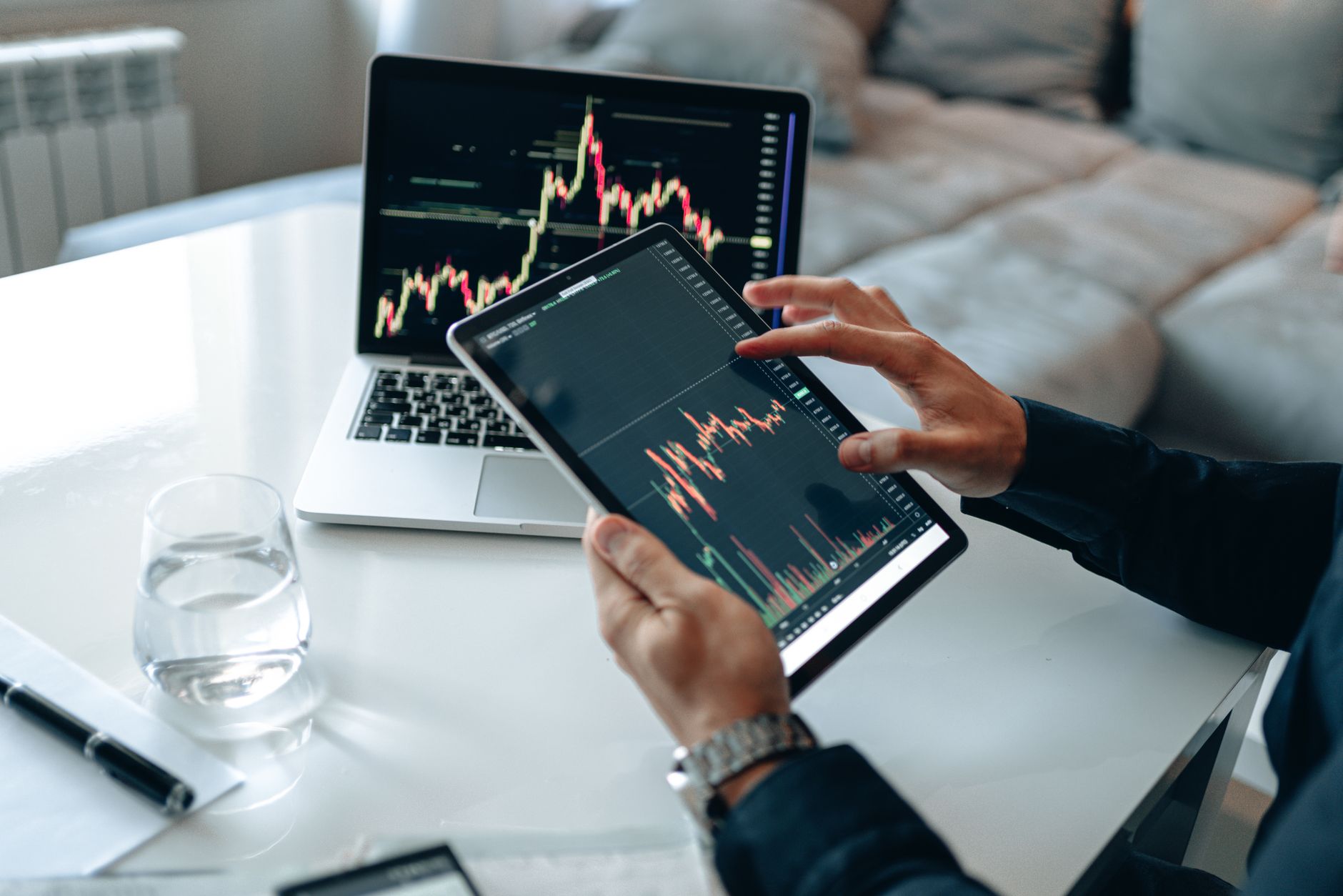Advisors weigh alternatives as diversification strategy