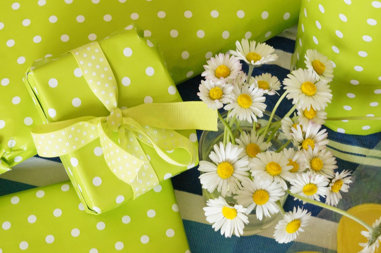5 Useful and Meaningful Birthday Gifts for Friends