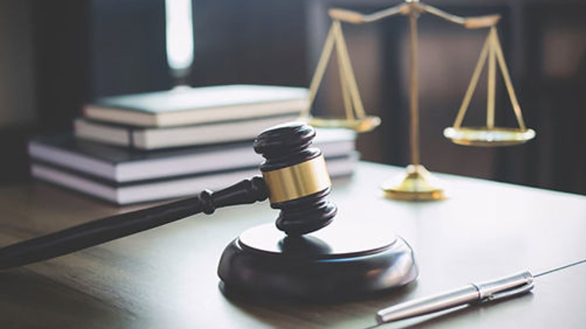 eCourier faces new employment status lawsuit - employment status