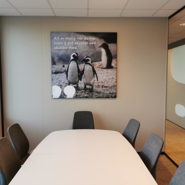 Akustikkdempende Bilde 1500x1500 sølveloksert ramme