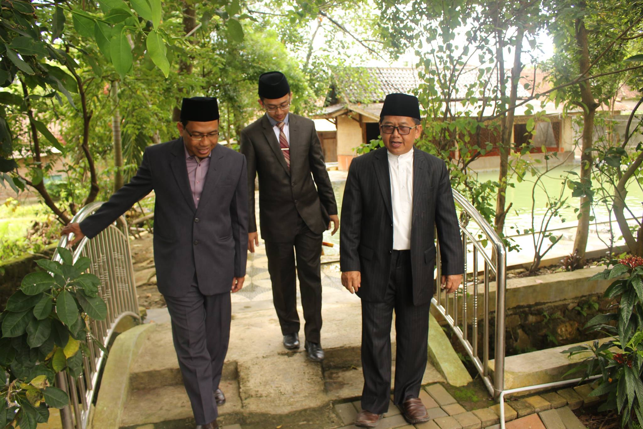 Kunjungan KH. Ahmad Suharto, M. Pd. I Wakil Pengasuh Pondok Modern Darussalam Gontor Putri 1