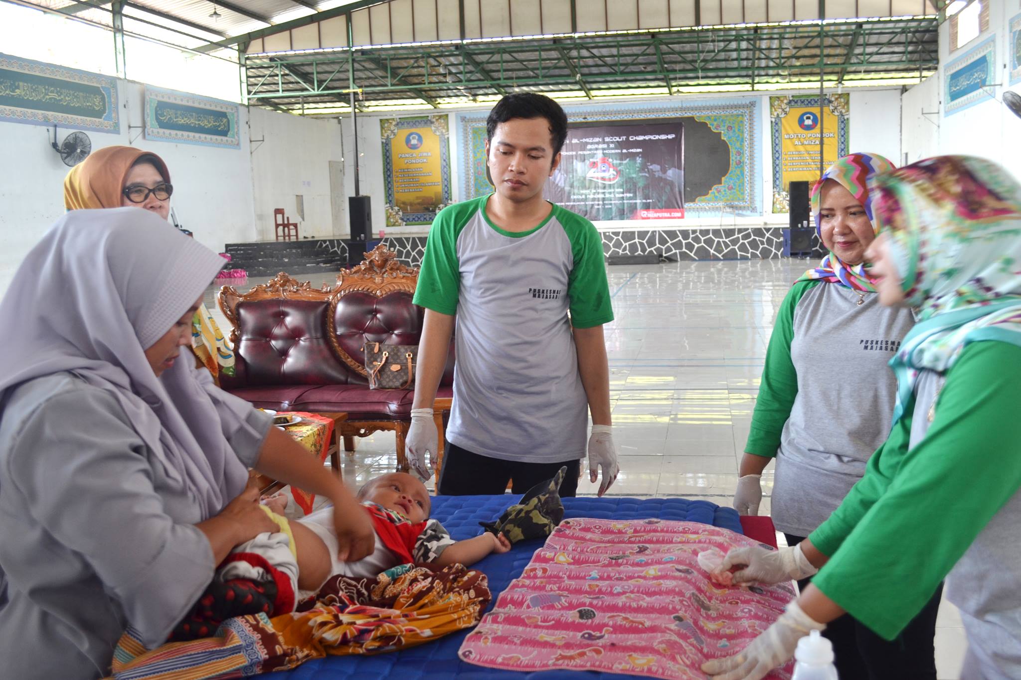 Khitanan Massal dan Pengobatan Gratis dalam Rangka Memperingati 25 Tahun Pondok Pesantren Modern Al-Mizan