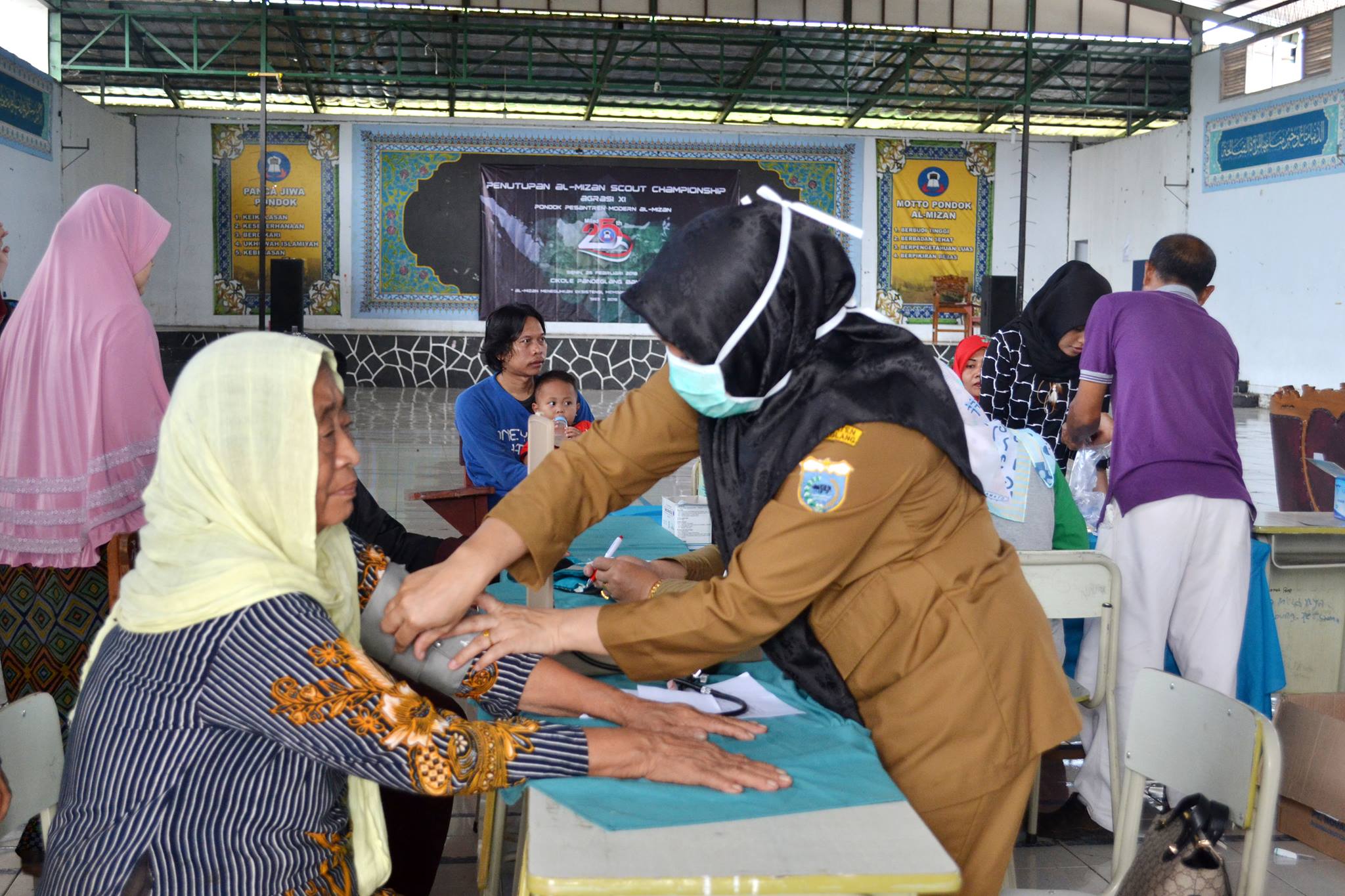 Khitanan Massal dan Pengobatan Gratis dalam Rangka Memperingati 25 Tahun Pondok Pesantren Modern Al-Mizan