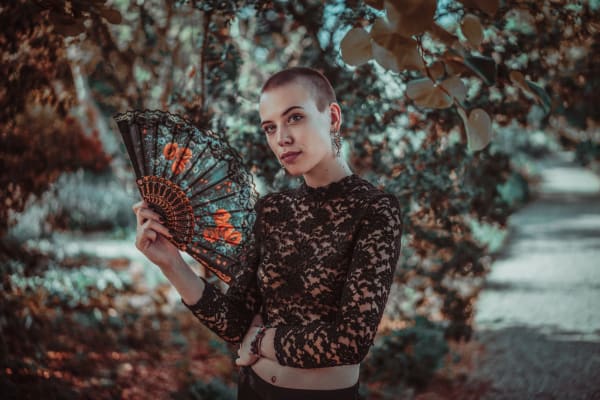 Natürliches Licht Portrait Shooting Hannover – Hanna im Grünen