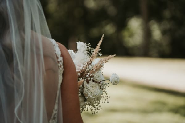 Boho Brautstrauß im Detail – Moderne Hochzeitsblumen
