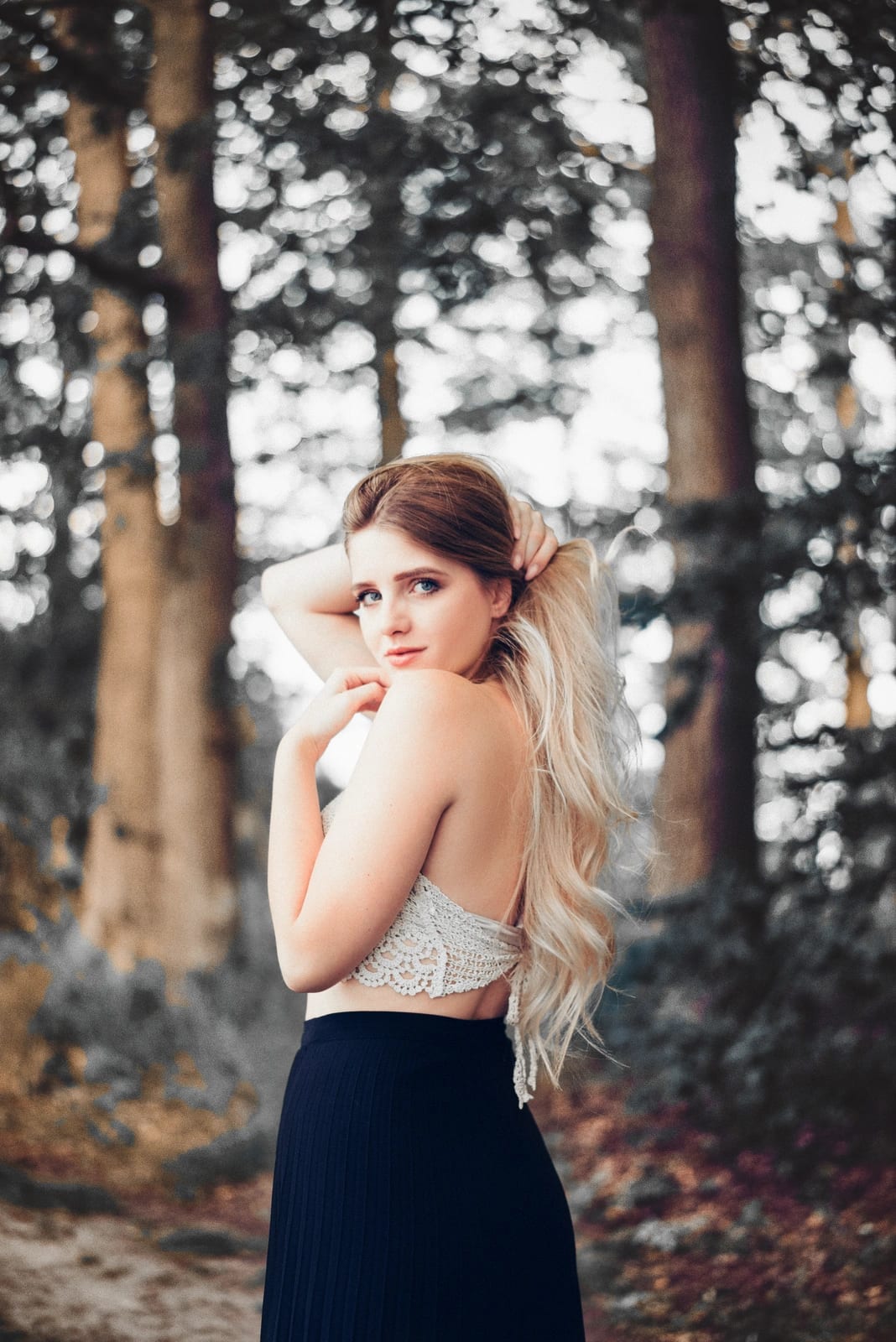 Outdoor Portrait am Altwarmbüchener See – Rachel in der Natur