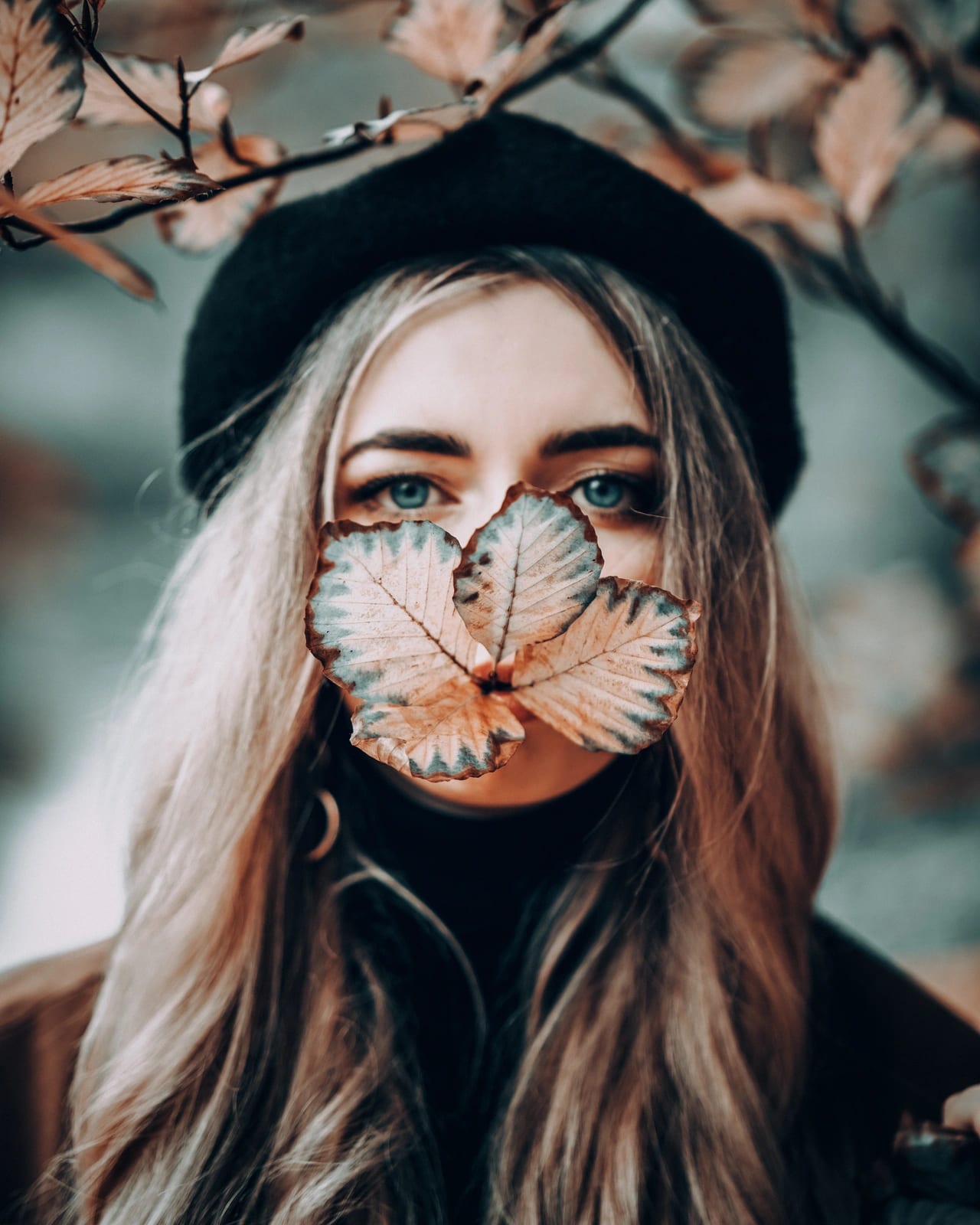 Authentisches Portrait Shooting Hannover – Lachende Kathi im Georgengarten
