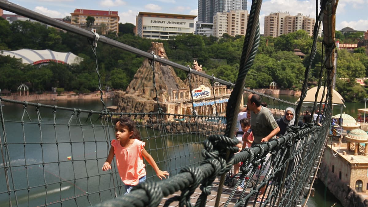 Berhibur di Taman Tema Sunway Lagoon Bersama Tripfez