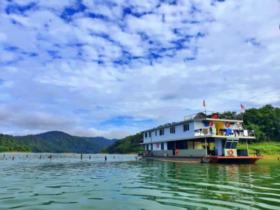 pakej houseboat tasik banding