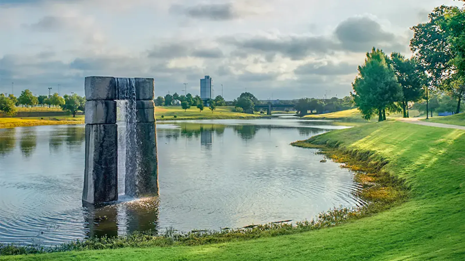 Arlington, Fort Worth Movers, Photo Richard Greene Linear Park, East Randol