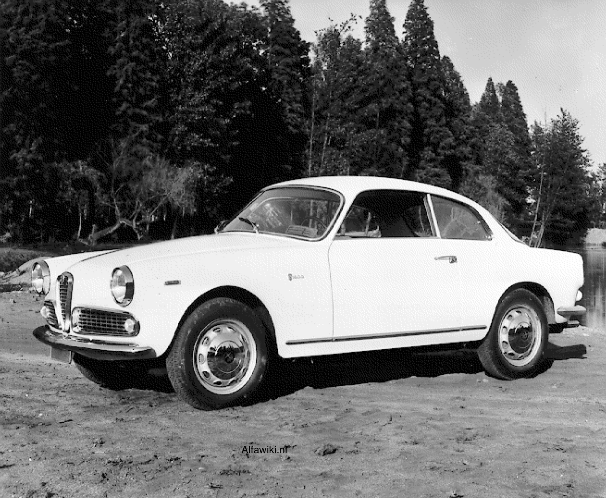 Alfa Romeo Giulia Sprint press photos