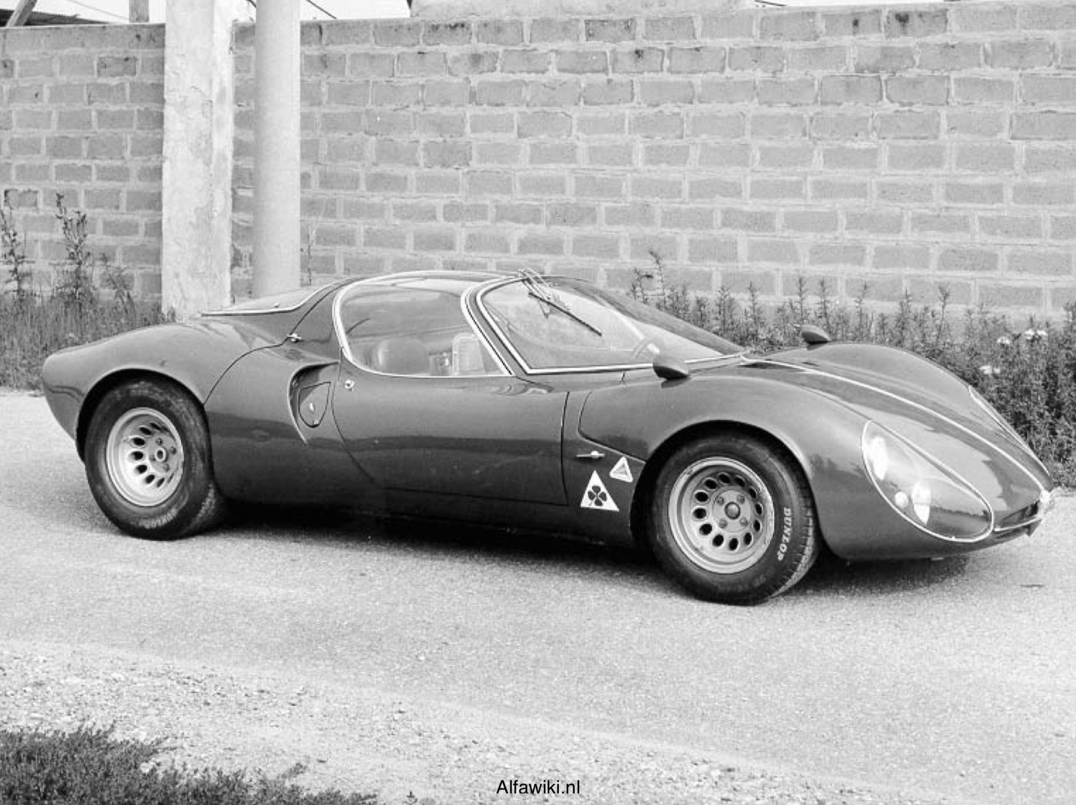 Alfa Romeo 33 Stradale press photos