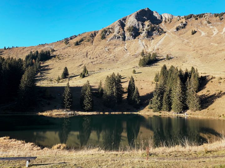 Lake Retaud with the sum La Palette in the background