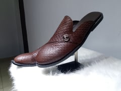 Shoe view 4