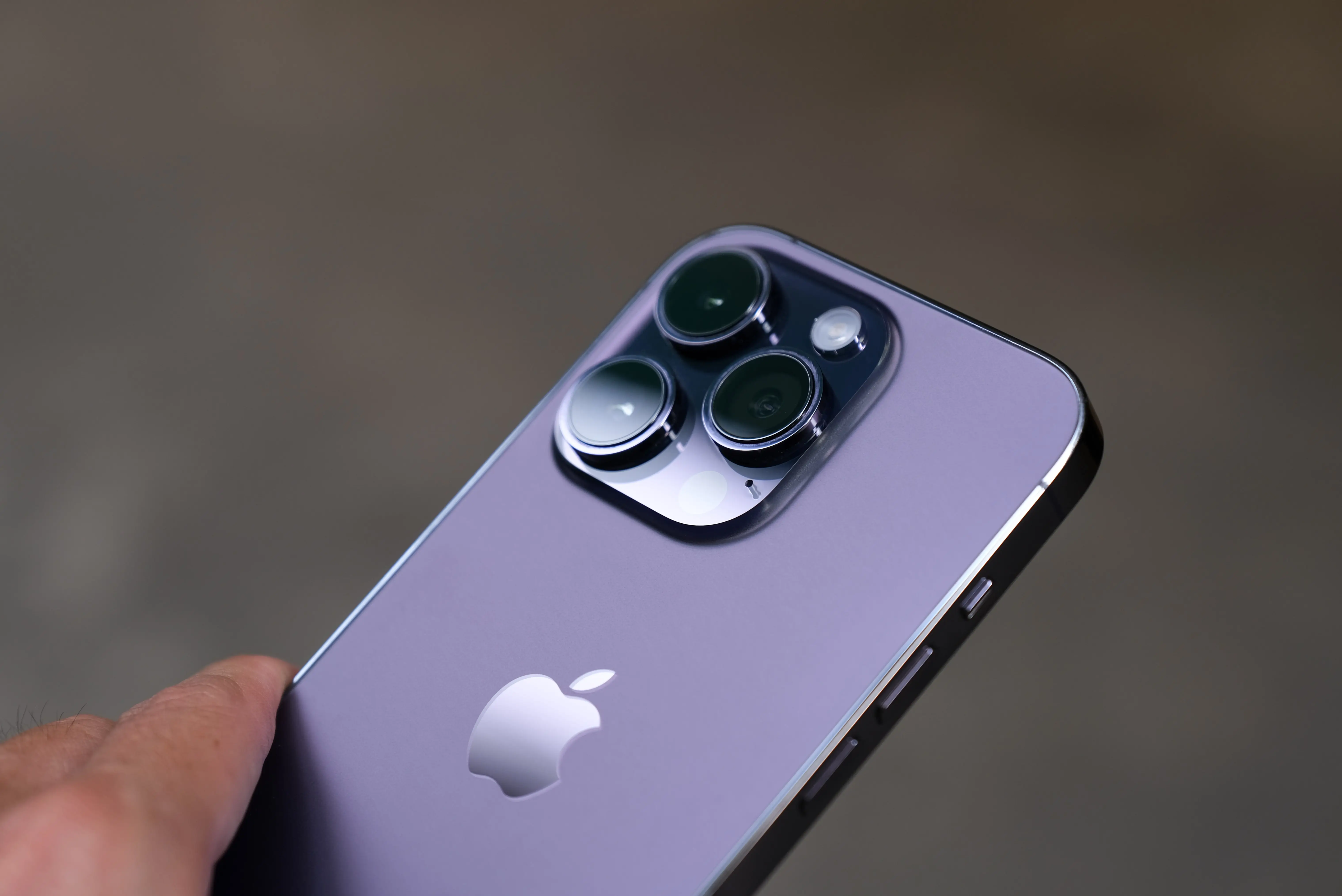 iphone 15 pro 8gb ram