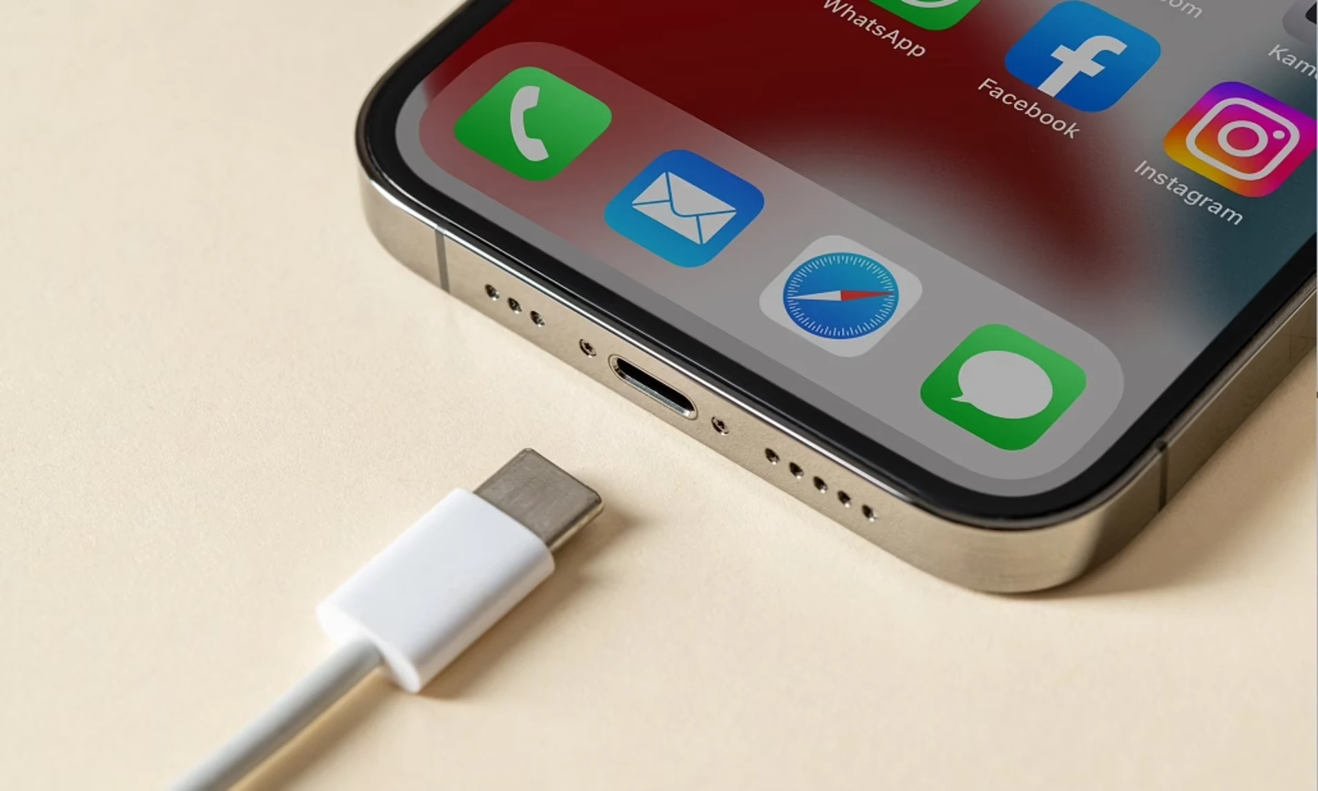 iphone 15 usb port c
