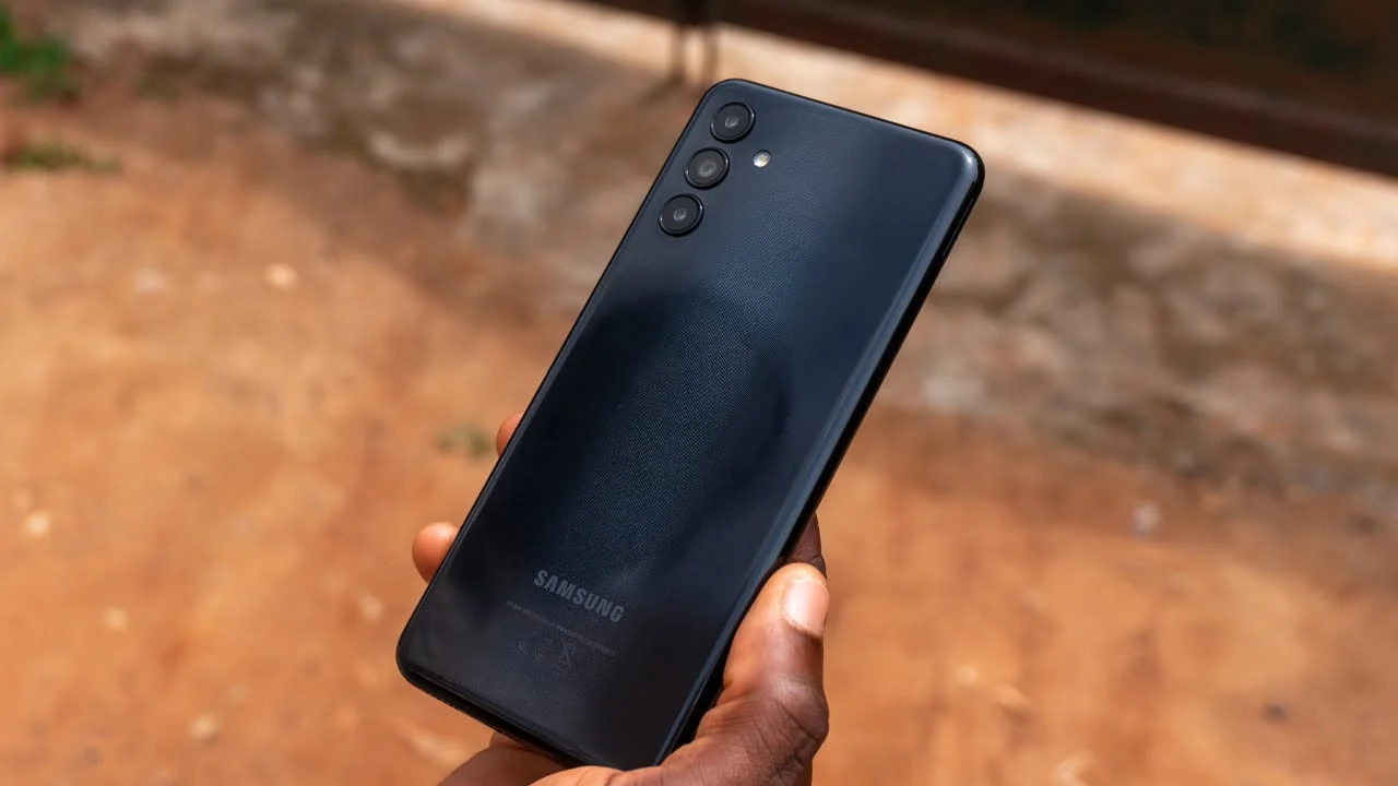6. Samsung Galaxy A04s
