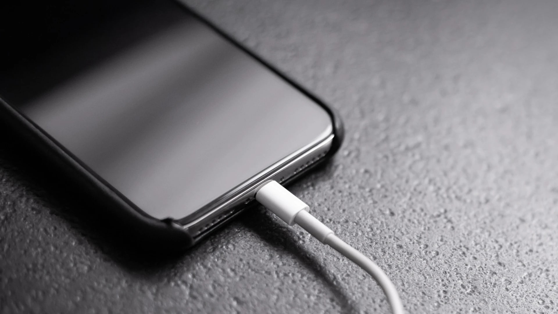 Stop Using Public USB Charging Stations Your Data May Leak