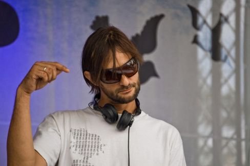 Ricardo Villalobos pictures