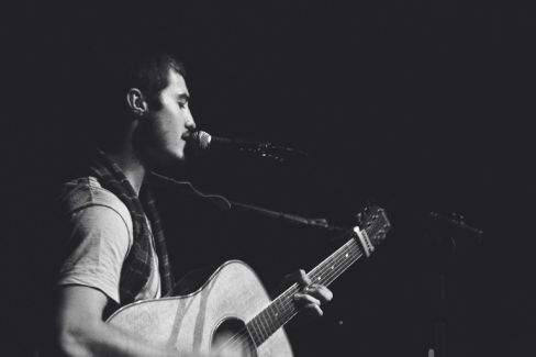 Tiago Iorc pictures