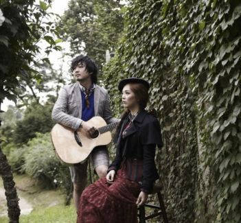 Acoustic Collabo pictures
