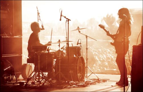 Blood Red Shoes pictures