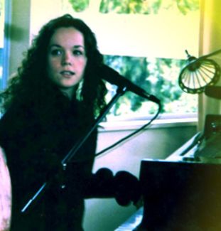 Allison Crowe pictures