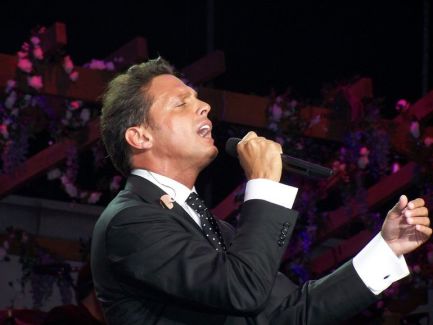 Luis Miguel pictures
