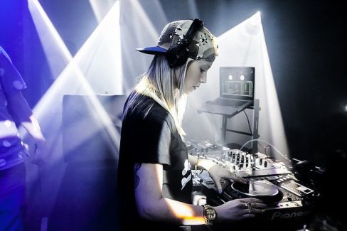 B.Traits pictures