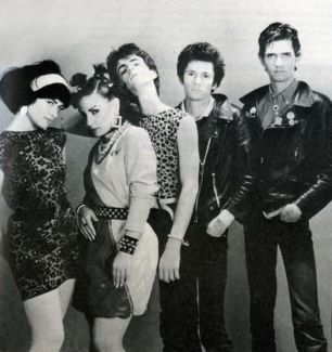 Alaska y Los Pegamoides pictures