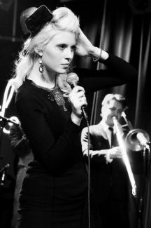 Amanda Jenssen pictures