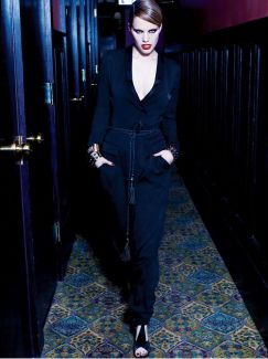 Anna Calvi pictures